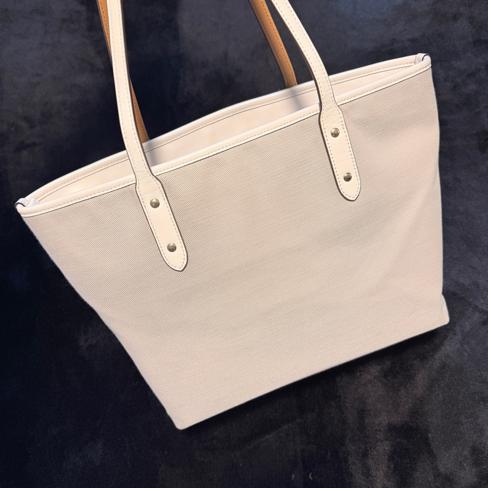 Coach 2020 Chalk Signature Horse & Carriage Leather Jacquard City Zip Tote Bag - Picture 3 of 12